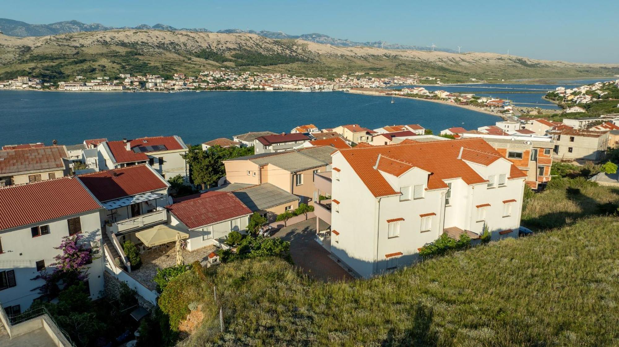 Apartments Tanja & Josipa Pag Town Exterior photo